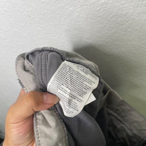 Vans Mens Shorts Size 30 Light Gray Casual 10" Inseam Cotton Everyday Wear - Picture 4 of 16